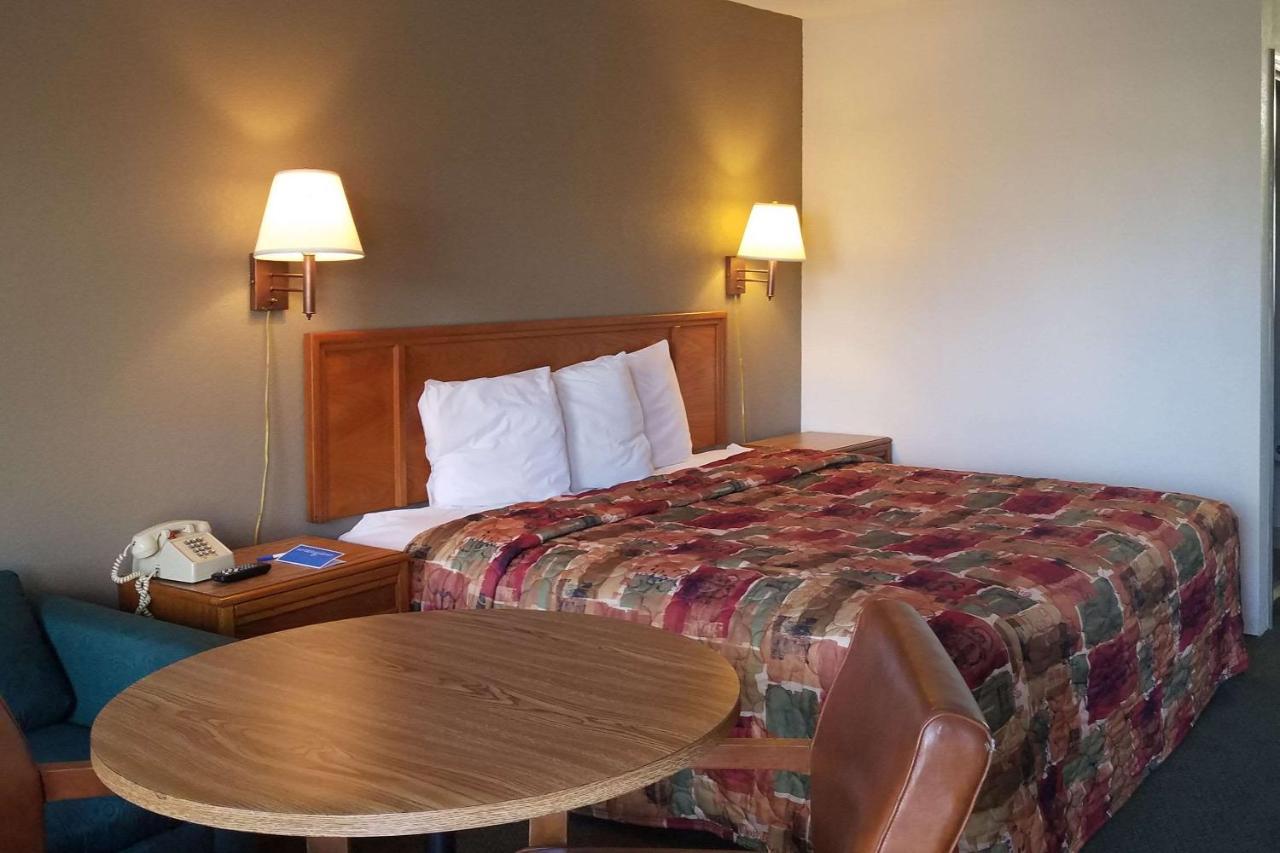 Travelers Inn & Suites Sumter Kültér fotó