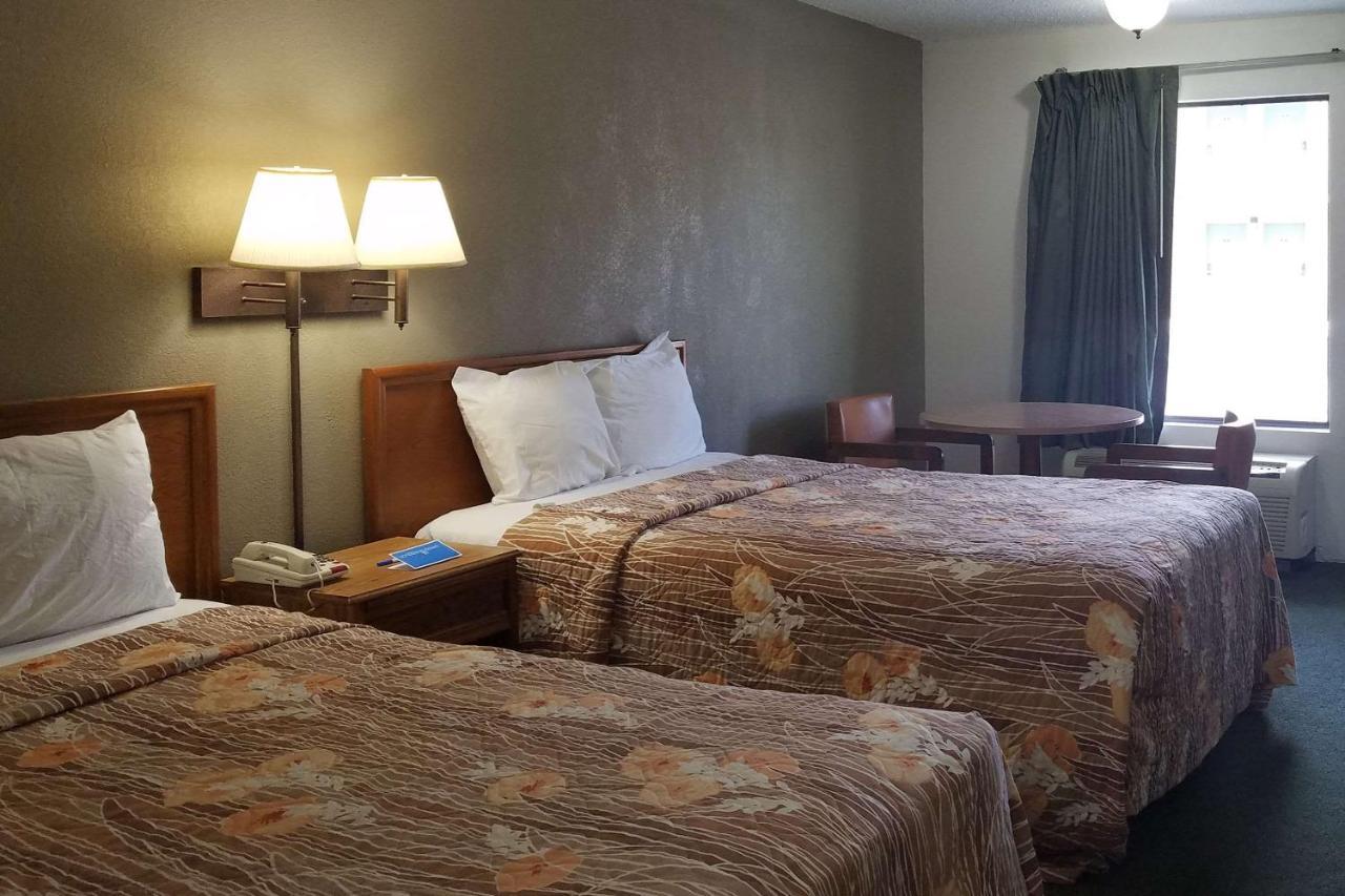 Travelers Inn & Suites Sumter Kültér fotó
