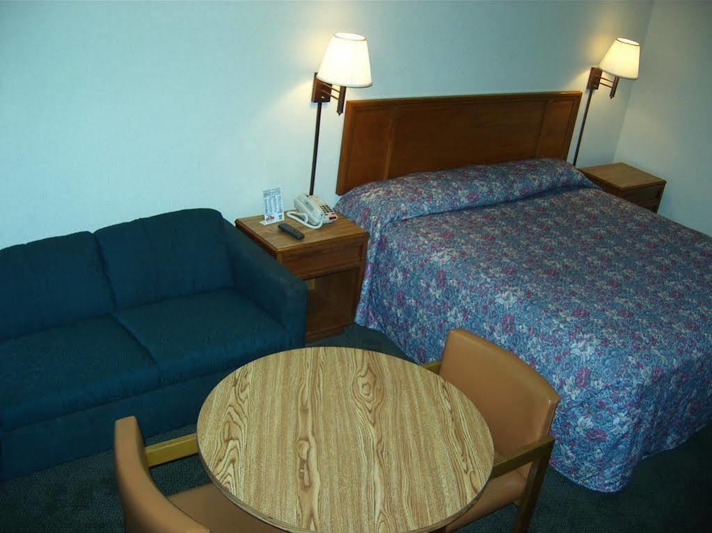 Travelers Inn & Suites Sumter Kültér fotó