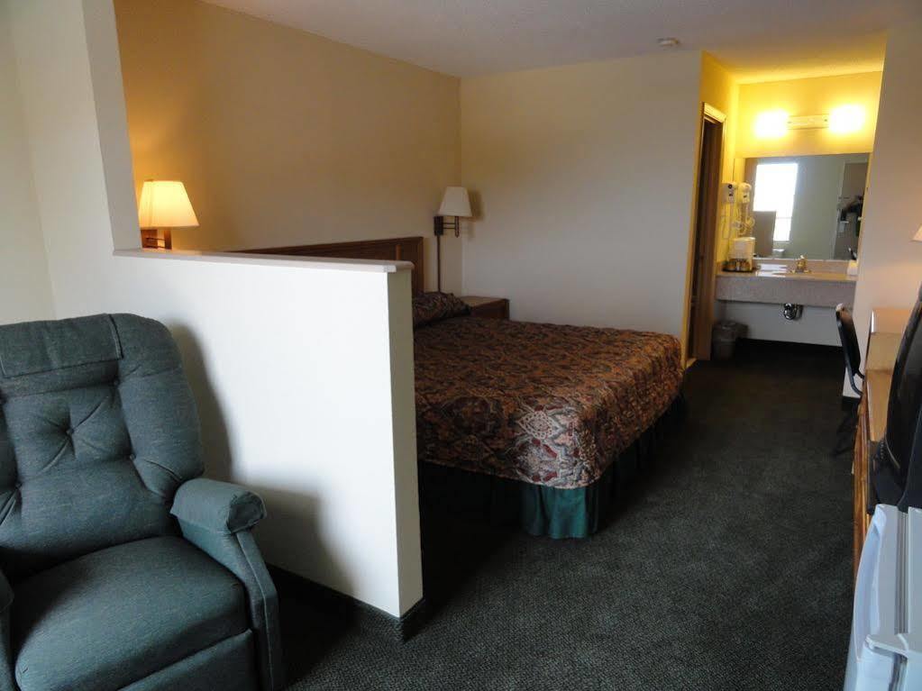 Travelers Inn & Suites Sumter Kültér fotó