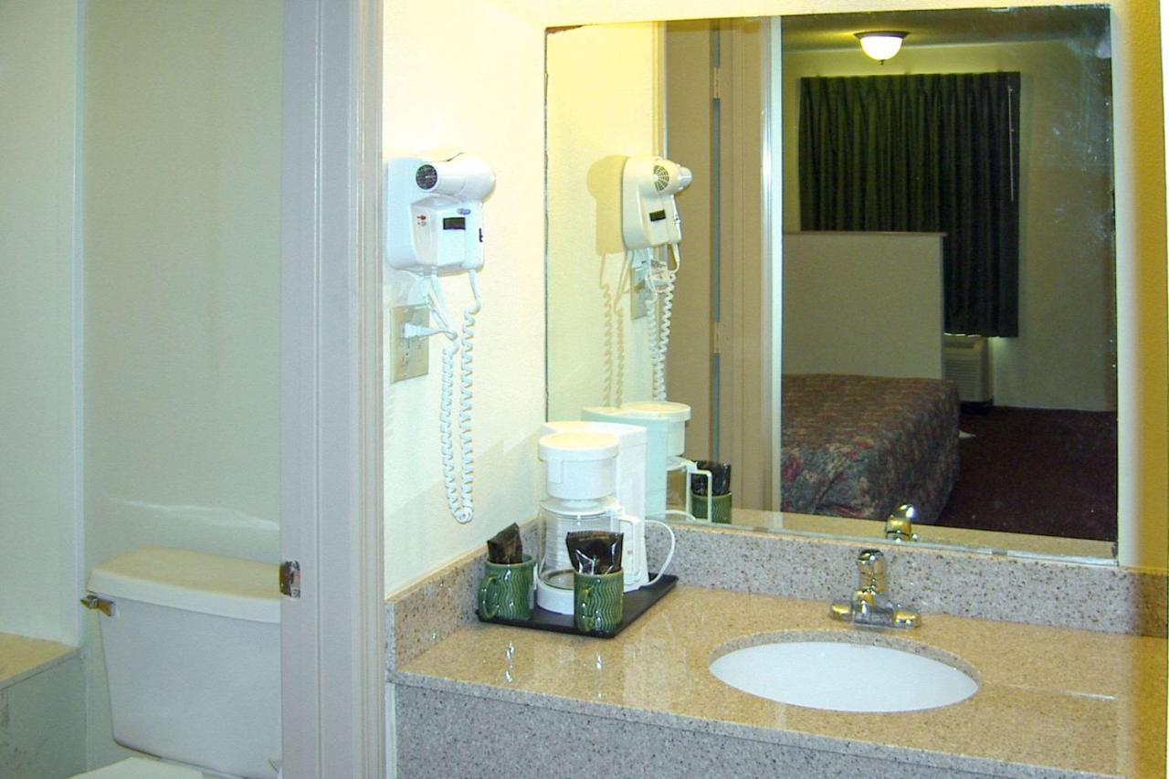 Travelers Inn & Suites Sumter Kültér fotó